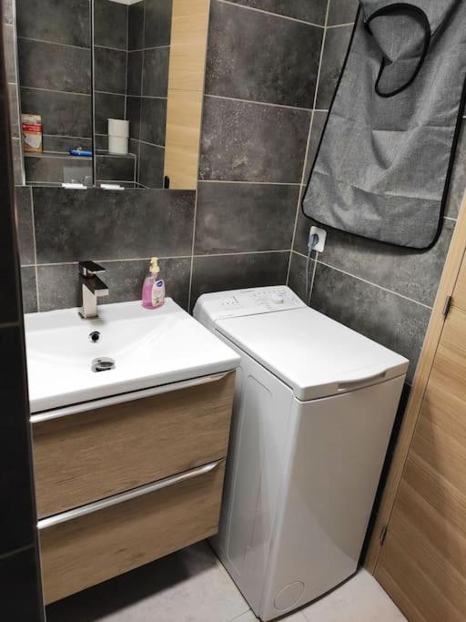 Menton, Appartement/Jardin, Proche Mer Et Centre Bagian luar foto