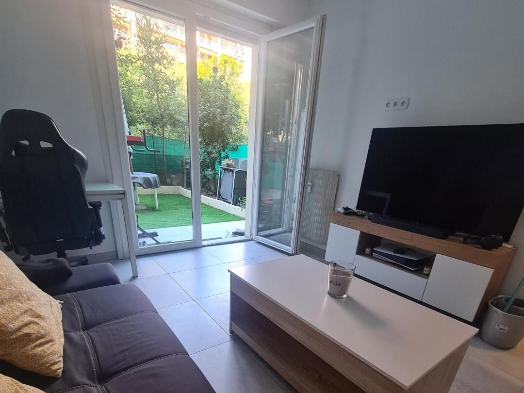 Menton, Appartement/Jardin, Proche Mer Et Centre Bagian luar foto
