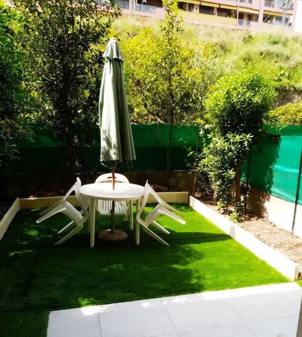Menton, Appartement/Jardin, Proche Mer Et Centre Bagian luar foto